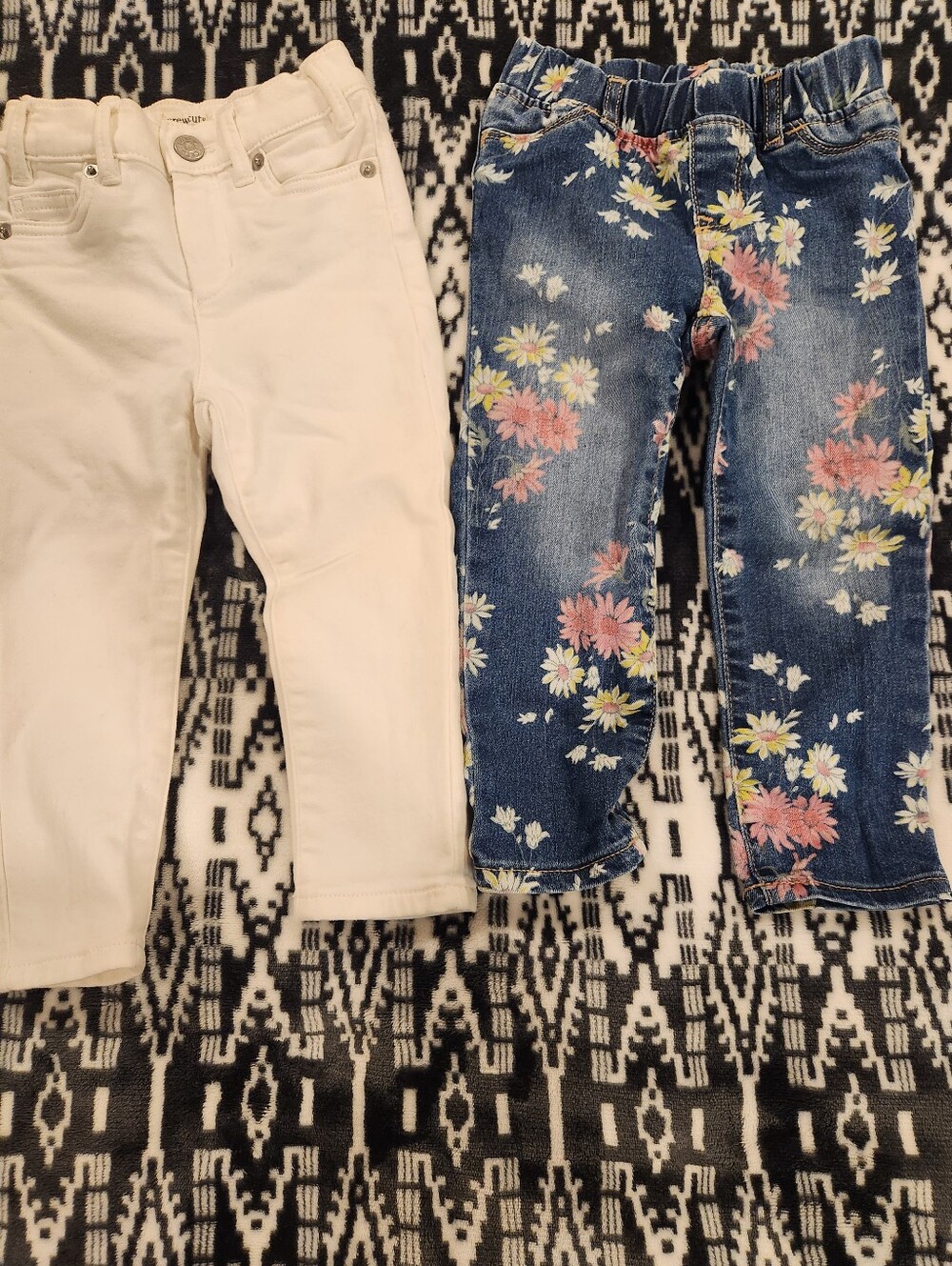 White and Floral Girls' Pull-On Jeans, Size 3T